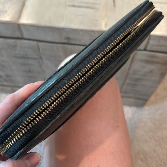 Sensea Black Leather Woven Zip Traveler Wallet - Picture 5 of 7